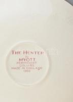 The Hunter by Myott, vadászjelenetekkel díszített, máz alatti festéssel, jelzett Myott porcelán teás...