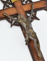 Feszület bronz korpusszal. Fa, bronz. XX. sz. eleje. 45 cm