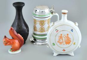 4 db vegyes porcelán, kerámia: Hollóházi Villért feliratos, népi motívumos porcelán kulacs, matricás, jelzett, m: 21 cm + Hollóházi porcelán mókus, kézzel festett, jelzett, m: 14 cm + lengyel porcelán korsó fém szerelékekkel, matricás, jelzett, m: 20 cm + fekete kerámia váza, jelzett (Fazekas József Nádudvar), m: 22,5 cm