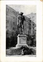 Budapest XI. Hősök emlékszobra a Műegyetem kertjében. Bory Jenő szobrászművész alkotása (EK)