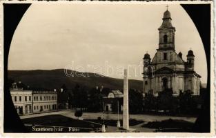 1943 Szamosújvár, Gherla; Fő tér, templom, emlék szobor, üzletek / main square, church, shops, monument