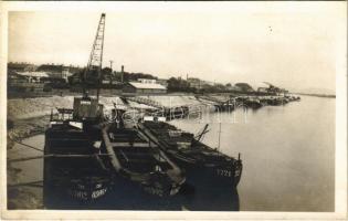 1939 Komárom, Komárnó; kikötő, CSD uszályok / port, barges
