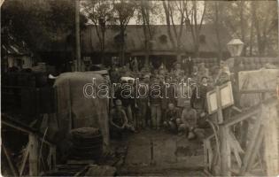 Apatin, Hajóállomás, osztrák-magyar katonák és kapitány / WWI Austro-Hungarian military, group of soldiers at the ship station, captain. photo (fl)