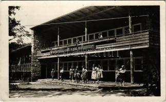 1950 Budapest XII. Csillebérci Úttörőváros, Továbbtanulással előre, a béke megvédéséért!