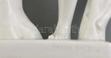 Pándi Kiss János (1905-1981): Fürdőző lány, porcelán, jelzett, kopásnyomokkal, m:22cm