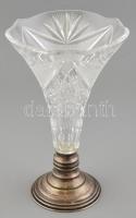 Ezüst (Ag) talpú, nagy méretű, kristály váza. Jelzett, mini kopásnyomok. m:25 cm