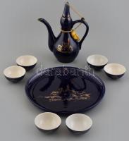 Kóreai kobaltkék teás készlet, porcelán, jelzett, kopásnyomokkal.