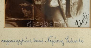 Nyáregyházi báró Nyári László díszmagyarban bekeretezve, aláírásával? 19x12 cm