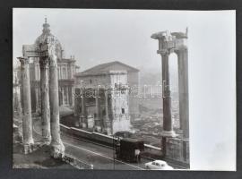 1960 A Malév római légijárata megnyitásának emlékére, fényképalbum 18 db fotóval, 18x13 cm méretben,...