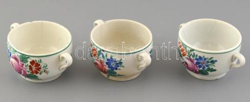 3db leveses csésze, kézzel festett porcelán, mázrepedésekkel, kopott, csorba, jelzés nélkül, d:13 cm