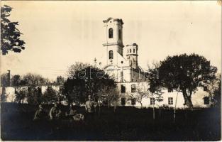 1915 Jakovo (Belgrád mellett), szerb harctér, a Fenek monostor templom tetők nélkül, katonák / WWI K.u.k. military from the Serbian front, Fenek monastery without roofs, soldiers. photo