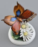 Herendi 1942 lepke a virágon, kézzel festett, jelzett, egyik szirom letörve, m: 12 cm