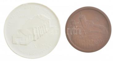 Német Demokratikus Köztársaság 1967. "Wartburg" jelzett meisseni porcelán emlékérem, erede...