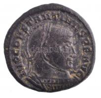 Római Birodalom / Siscia / I. Constantin 318-319. Follis Br (2,88g) T:2  Roman Empire / Siscia / Constantine I 318-319. Follis Br DN IMP CONSTANTINVS PF AVG / VICTORIAE LAETAE PRINC PERP - Epsilon SIS (2,88g) C:XF  RIC VII 53