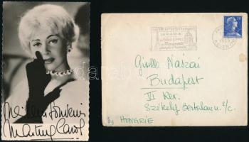 Martine Carol (1920-1967) francia színésznő autográf aláírása és dedikációja saját magát ábrázoló fotólapon, boríték mellékelve, mindkettő albumlapba helyezve, de nem beragasztva / Martine Carol autograph