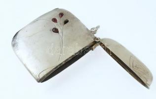 Ezüst (Ag) szecessziós gyufatartó, gránátokkal ékítve, 1db gránát hiány, jelzett, 5,5x5cm, bruttó: 2...