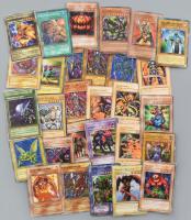 50 db Yu-Gi-Oh kártya, magyar ill. angol nyelvűek