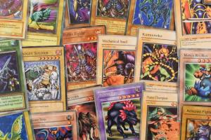 50 db Yu-Gi-Oh kártya, magyar ill. angol nyelvűek