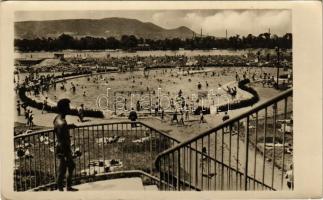 1955 Budapest XIII. Dagály utcai Szabadság gyógyfürdő, strand, fürdőzők. Képzőművészeti Alap Kiadóvállalat