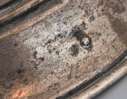 Ezüst (Ag) talpú halványkék, csiszolt ólomkristály váza, jelzett, teteje lecsiszolt, alján horpadáso...