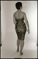 cca 1973 Bevállalós titkárnő a könyvtárból, szolidan erotikus felvételek, 9 db vintage NEGATÍV, 36x2...