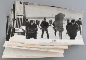 1970 ,,Arc című magyar film jelenetei és szereplői (köztük Zala Márk, Kiss Manyi, Kozák András), 13 db vintage produkciós filmfotó, ezüstzselatinos fotópapíron, 24x30 cm