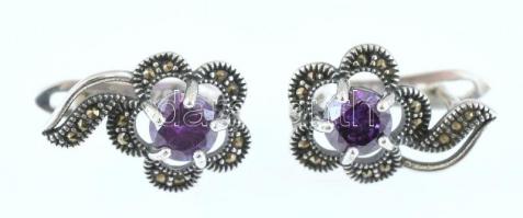 Ezüst(Ag) virágos fülbevalópár, markazittal és lila kővel, jelzett, h: 2 cm, bruttó: 5,6 g