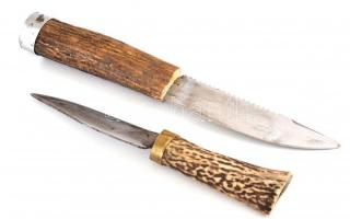2 db vadász kés, agancs nyéllel, kopott, jelzés nélkül, h:17-23cm
