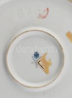 Hollóházi Jurcsák László által tervezett bonbonniere. Jelzett, hibátlan. d: 18 cm