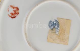 Hollóházi Jurcsák László által tervezett bonbonniere. Jelzett, hibátlan. d: 15 cm