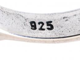 Ezüst(Ag) gyűrű, jelzett, méret: 56, bruttó: 7,32 g