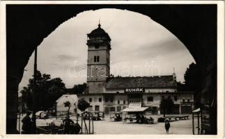 Rozsnyó, Roznava; Rákóczi őrtorony, Hulyop, Varjú, Ujházy, Puskás András üzlete, piac / watchtower, shops, market. photo (gyűrődés / crease)