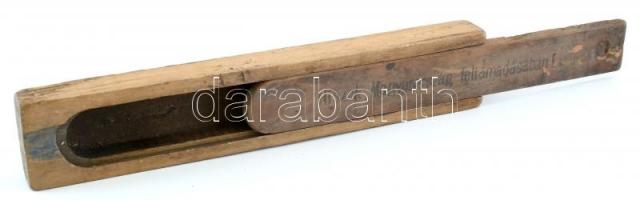 Fa toll tartó, irredenta felirattal: "Hiszek Magyarország feltámadásában", kopott, sérült,...