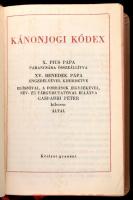 Kánonjogi kódex. X. Pius pápa parancsára összeállítva, XV. Benedek engedélyével kihirdetve. Előszóval, a források jegyzékével, név- és tárgymutatóval ellátva Gasparri Péter bíboros által. Kézirat gyanánt. H.n., é.n., 1488 p. Aranyozott gerincű egészvászon-kötés, festett lapélekkel, néhány kissé foltos lappal.