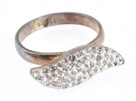 Ezüst(Ag) gyűrű, jelzett, kőhiánnyal, méret: , bruttó: 3 g