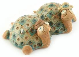 Jelzés nélkül: Teknős pár. Színes mázakkal festett kerámia, az egyik fél szemmel. 13x9x5cm