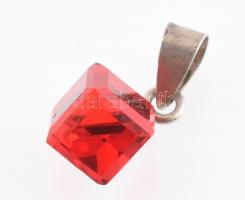 Ezüst (Ag) piros köves függő, jelzett, h: 0,5 cm, nettó: 0,6 g