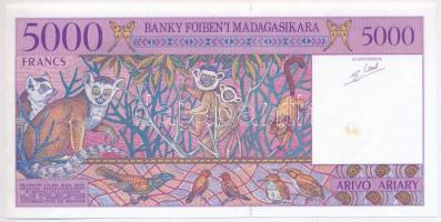 Madagaszkár 1995. 5000Fr A89458961 T:I- folt Madagascar 1995. 5000 Francs A89458961 C:AU stain Krause P#78