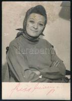 Kiss Manyi (1911-1971) Kossuth- és Jászai Mari-díjas színésznő autográf aláírása őt ábrázoló fotón, kissé foltos, 9x6,5 cm