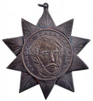1946. A Magyar Szabadság Érdemrend ezüst fokozata jelzetlen Ag kitüntetés mellszalag nélkül, hátlapon domború alapítási évszámmal és sorszám nélkül (29,88g/~0.700/45mm). Nem adományozott pédány! T:1- R! / Hungary 1946. Order of Merit of Hungarian Freedom, Silver Grade Ag decoration without hallmark and ribbon, on the back with convex year of foundation, without serial number (29,88g/~0.700/45mm). Not donated piece! C:AU R! NMK 480. Lásd: Molnár József: A Magyar Szabadság Érdemrend 1946. május 10-től október 14-ig adományozott változata. In: Hadtörténelmi Közlemények, 30. évf. 3. sz. (1983.)