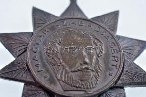 1946. "A Magyar Szabadság Érdemrend ezüst fokozata" jelzetlen Ag kitüntetés mellszalag nél...