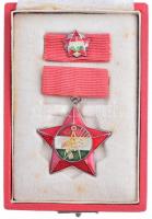 ~1970. "Szakszervezetek Országos Tanácsa" ezüst fokozatának kitüntetése hiányos hátlappal,...