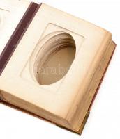 Régi vizitkártya tartó. Bőr album, rész sarkokkal, sérült. 12x16 cm