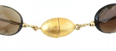 Ezüst (Ag) aranyozott ezüst mágneses zár, nyaklánc, füstkvarc és gyöngy, h:47cm, jelzett