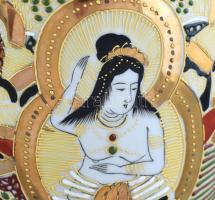 Satsuma jellegű, japán vázapár, kézzel festett, jelzett porcelán, kopásnyomokkal, m: 25 cm