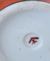 Satsuma jellegű, japán vázapár, kézzel festett, jelzett porcelán, kopásnyomokkal, m: 25 cm