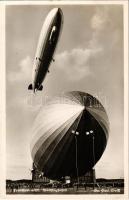 1941 Frankfurt, Weltflughafen. Zeppelin-Luftschiff LZ 127 / German airship