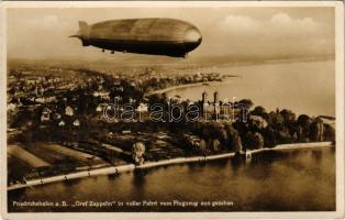 Friedrichshafen a. B. Graf Zeppelin in voller Fahrt vom Flugzeug aus gesehen / German airship
