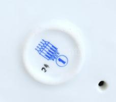 Zsolnay furulyázó juhász, kézzel festett, jelzett, kopásnyomokkal, m: 26 cm