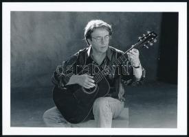 cca 1997 Sztevanovity Zorán (1942- ) énekes, előadóművészt ábrázoló 4 db sajtófotó, kettő a hátoldal...